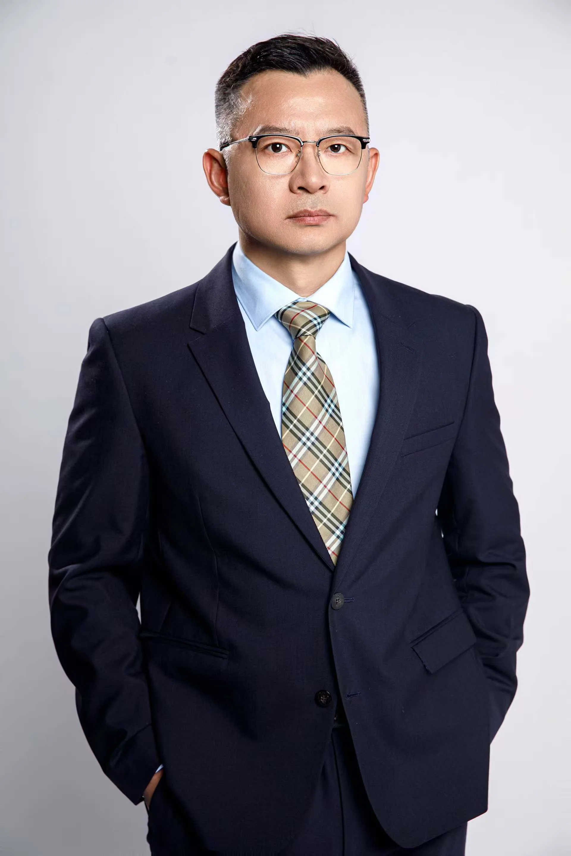 Сопровождение B2B-поставок химической продукции и координация работы с химическими производствами